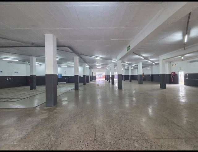 3,000M² WAREHOUSE FOR SALE IN RIVERHORSE VALLEY